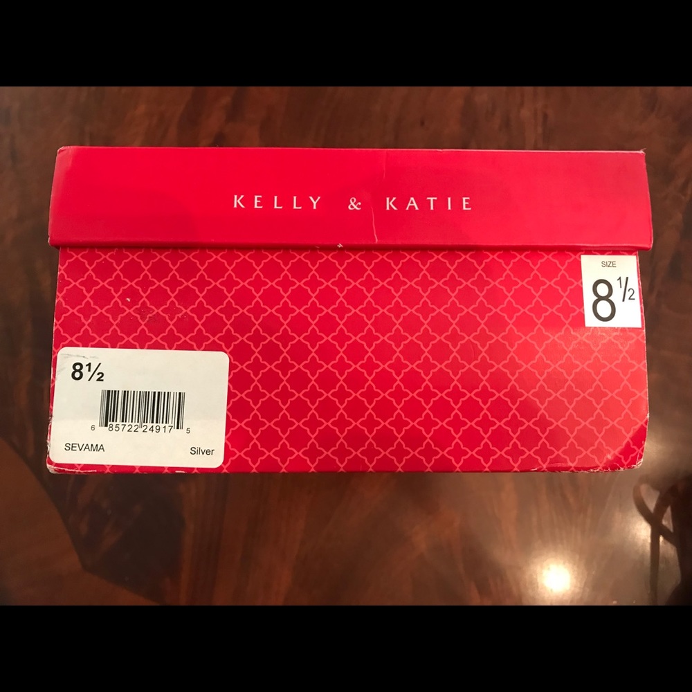 Kelly & Katie Silver Sevama Heels - Picture 5 of 6